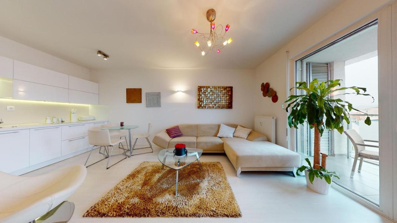 Bibi Centroom Apartment Piest'any Exterior foto