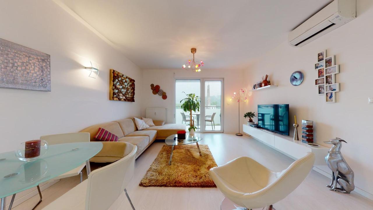 Bibi Centroom Apartment Piest'any Exterior foto